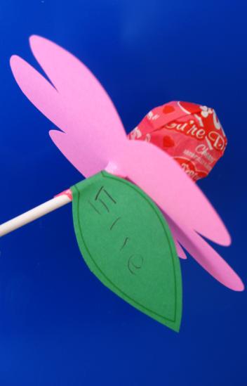 Index of Valentines Day themed arts and crafts projects for kids.