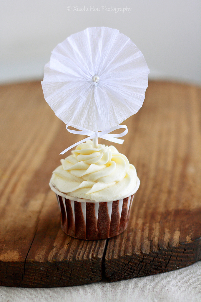 crepe-paper-fan-cupcake-topper-edible-crafts