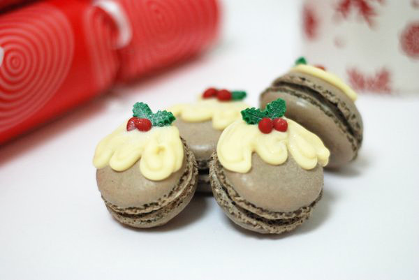 christmaspuddingmacarons-1