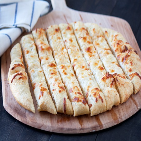 Cheesy-Beer-Breadsticks