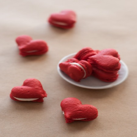 heart shaped macarons