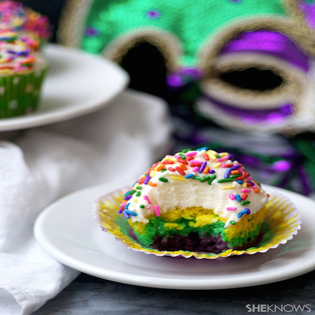 Mardi_gras_cupcakes-sk