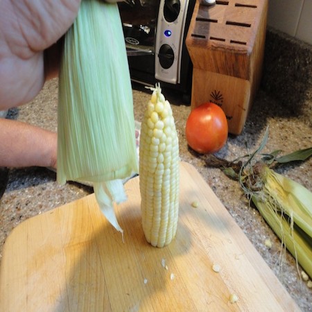 Remove-the-Husk-from-the-Cob