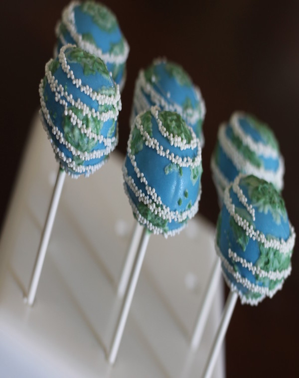 earth cake pops