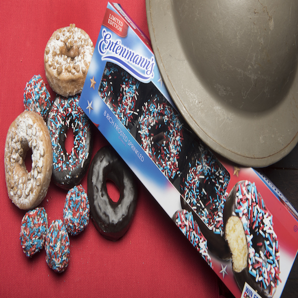 Entenmann's New Rich Frosted Patriotic Donut 8 pack Prodcut, Packaging