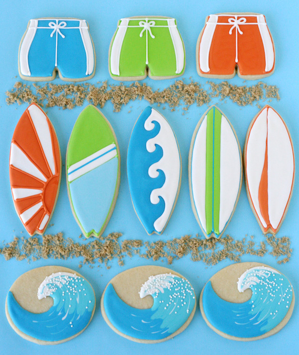 Surfboard-and-wave-decorate