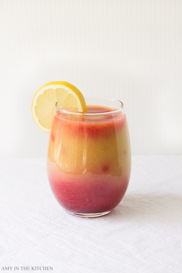 Sunrise-Detox-Smoothie-AmyintheKitchen.com