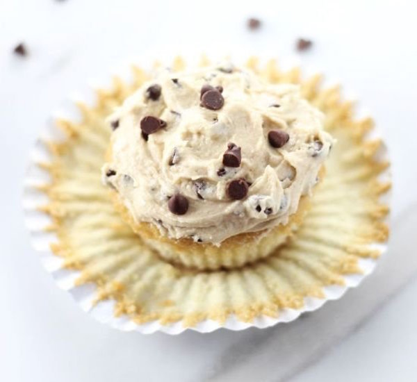 chocolate chip cookie cupcake with cookie dough frosting