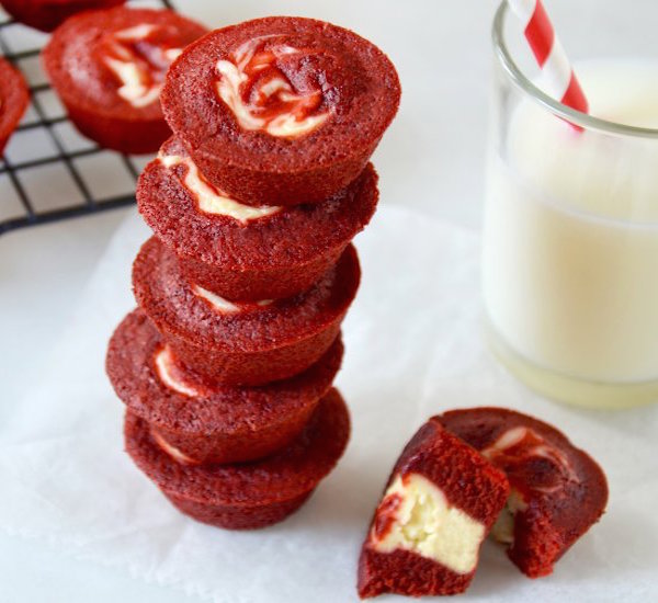 red velvet cheesecake brownie bites