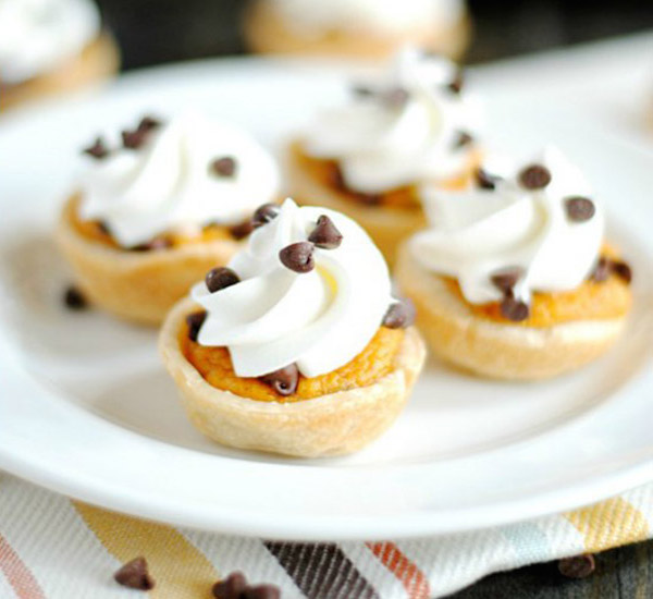 mini chocolate chip pumpkin pie