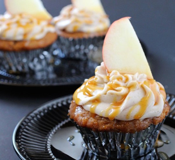 caramel apple cupcake