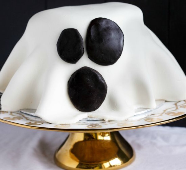 marshmallow fondant ghost cake