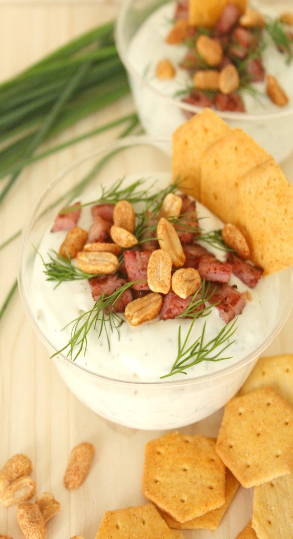 Blue-cheese-bacon-dip-appetizer-