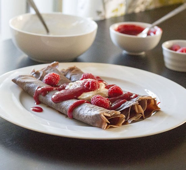 chocolate crepes with raspberry sauce