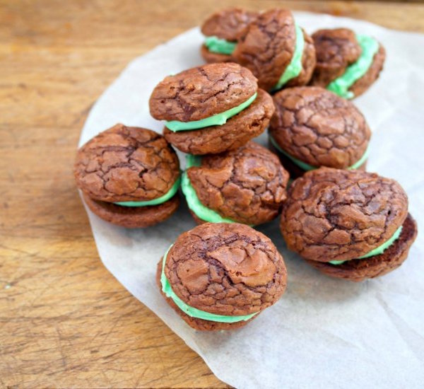 chocolate mint grasshopper brownie bites