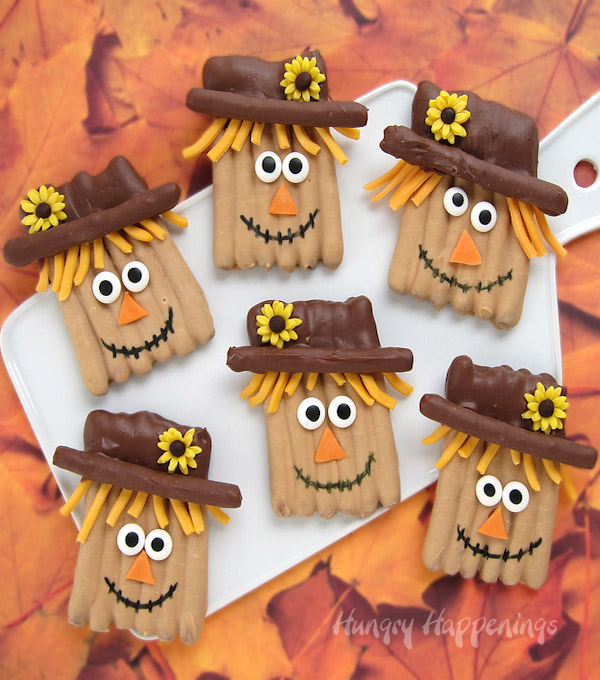 chocolate-pretzel-scarecrows-thanksgiving-treats-