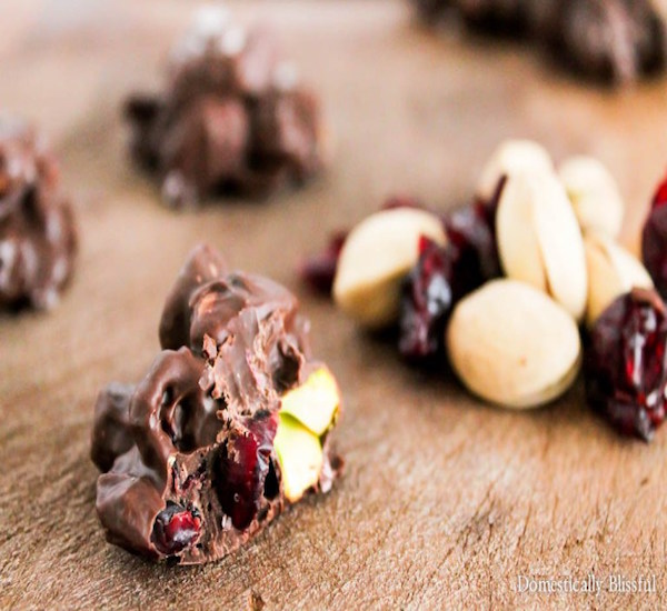 Dark-Chocolate-Craisins®-Clusters