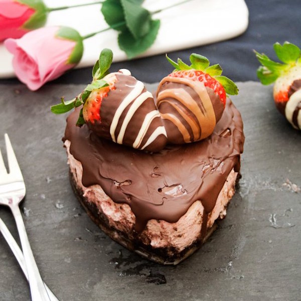 chocolate covered strawberry cheesecake for two