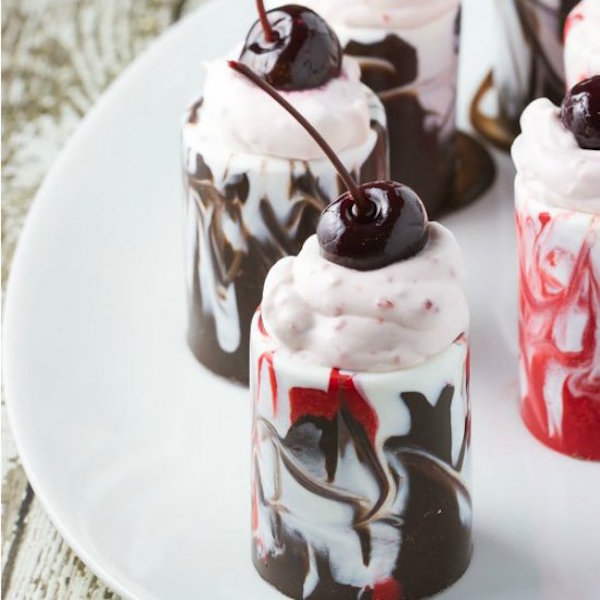 chocolate cups with strawberry mousse