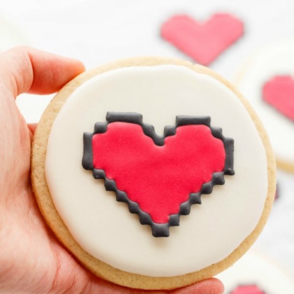 8 bit heart cookie