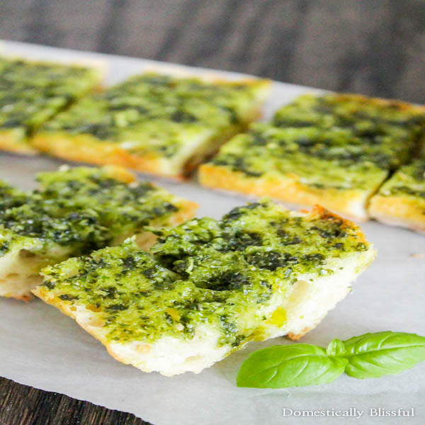 Garlic-Bread-with-Basil