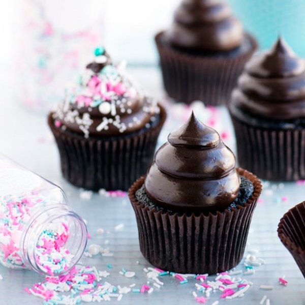 dark & dreamy double fudge cupcakes