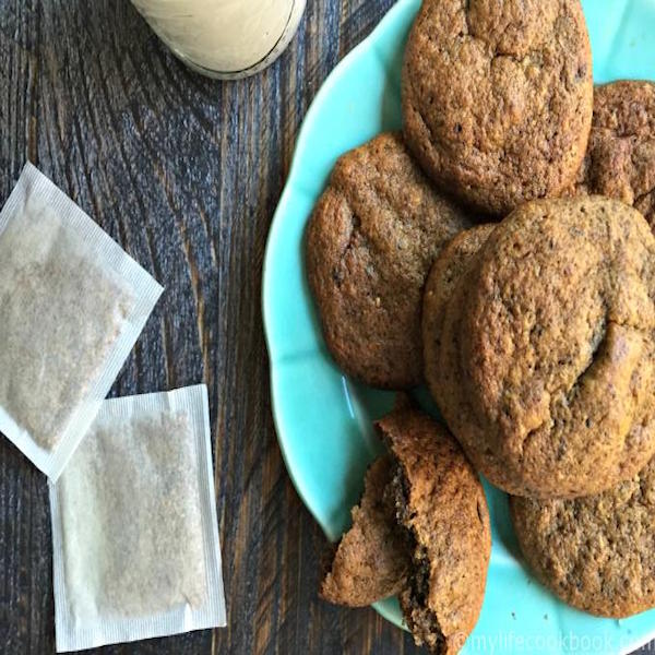 low-carb-spice-tea-cookies-plate