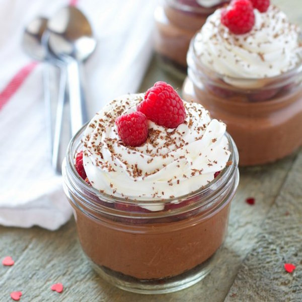 skinny no bake chocolate raspberry mason jar cheesecake