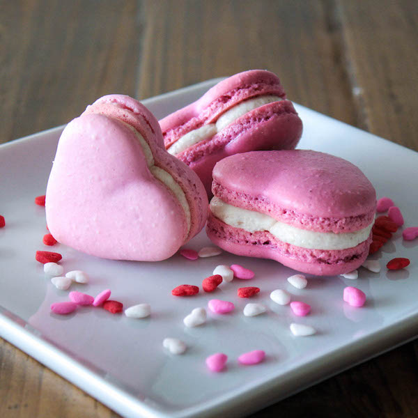 valentines_heart_macarons