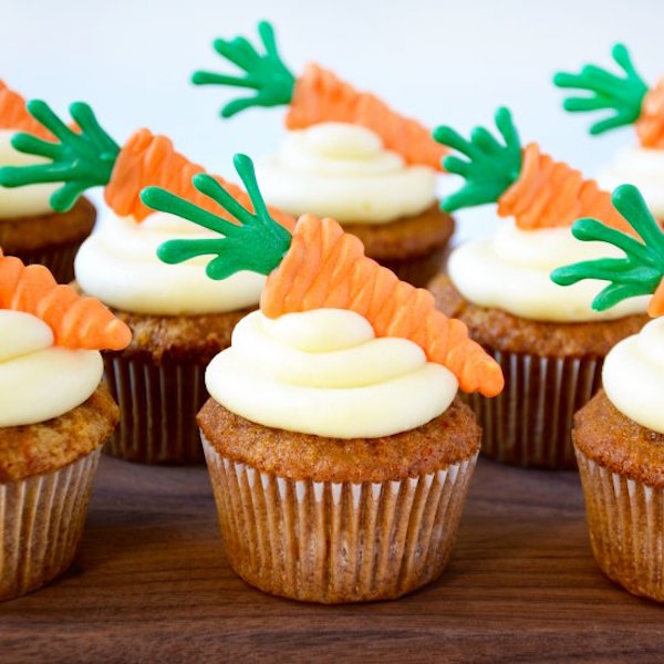 carrot cupcakes with cream cheese frosting