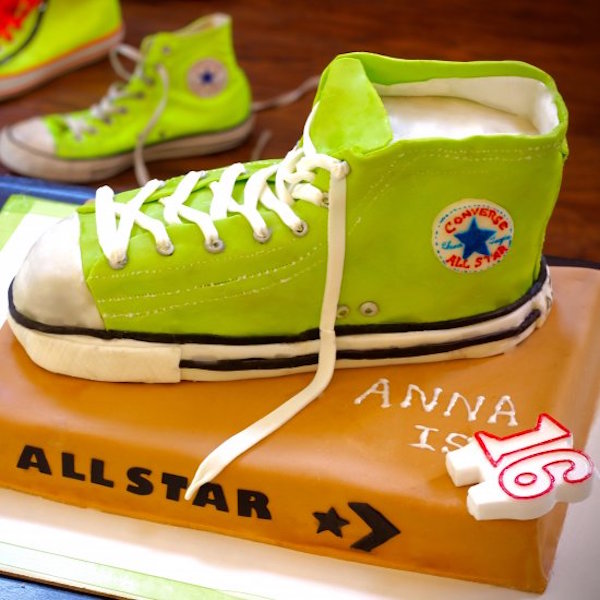 converse shoe cake