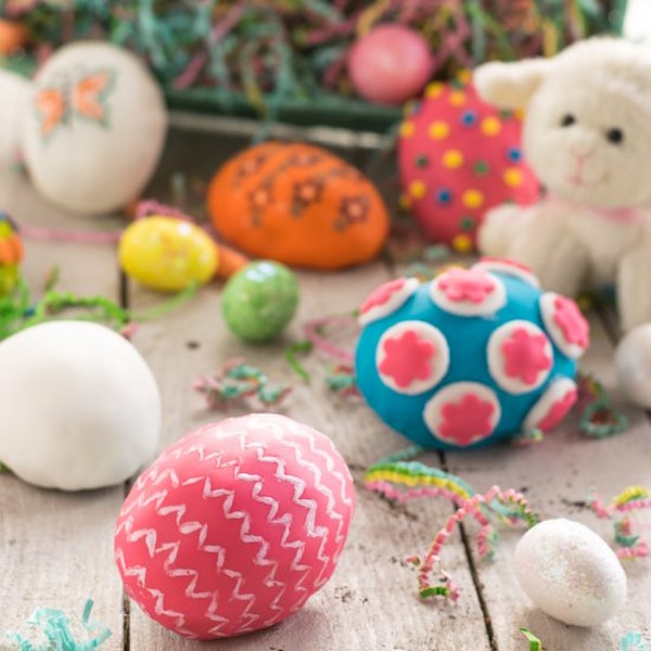 mini chocolate easter egg cakes