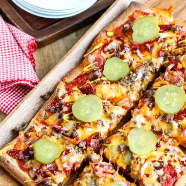 cheeseburger pizza