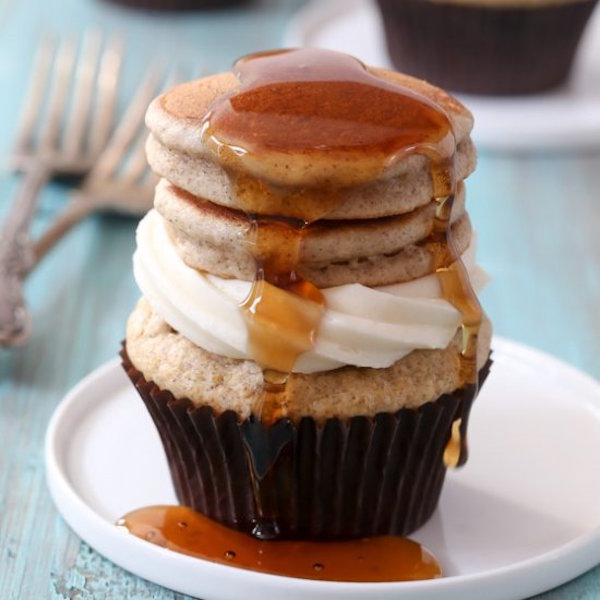 cinnamon pancake cupcake