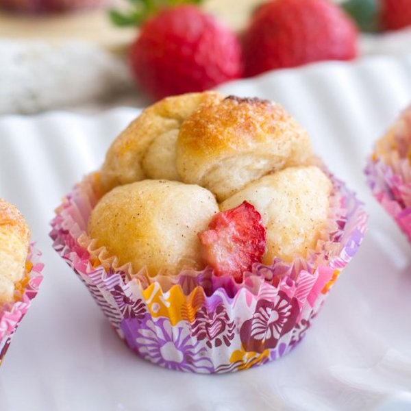 mini strawberry cheesecake monkey bread