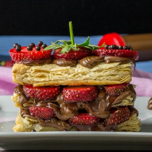 strawberry nutella puff pastry sandwich