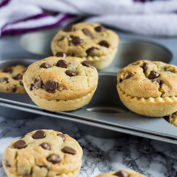 nutella stuffed cookie pie