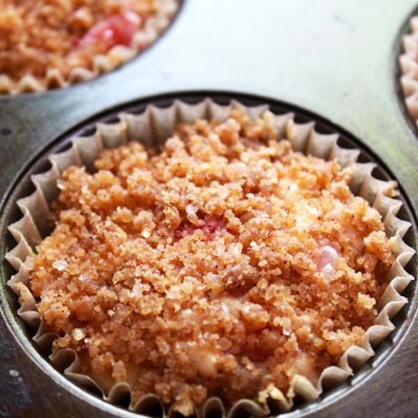 strawberry cheesecake muffins