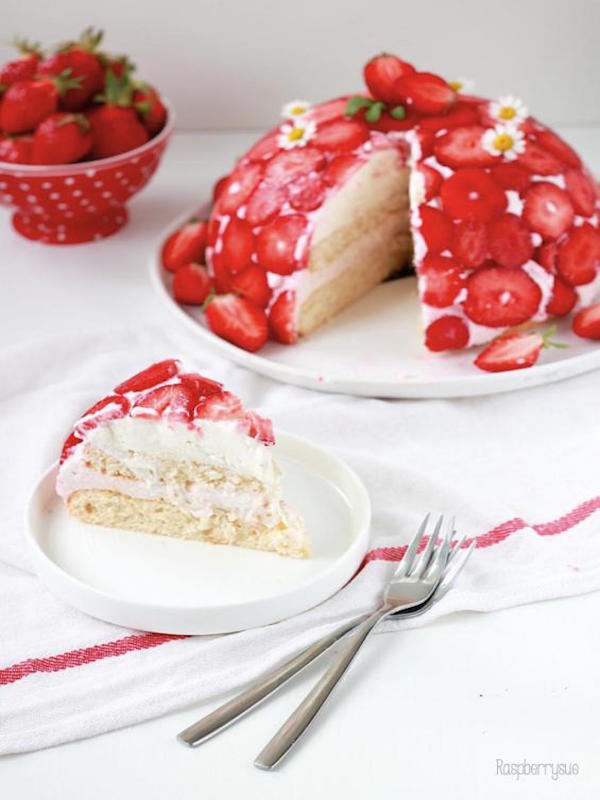 strawberry dome cake