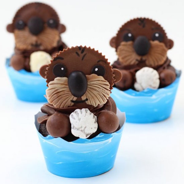 sea otter cupcakes