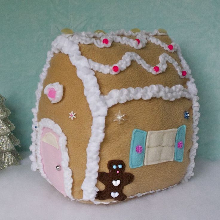 Gingerbread Houses: Sweet and Sewn – Edible Crafts