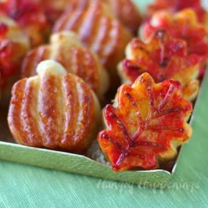 Leaves and pumpkin shaped bread